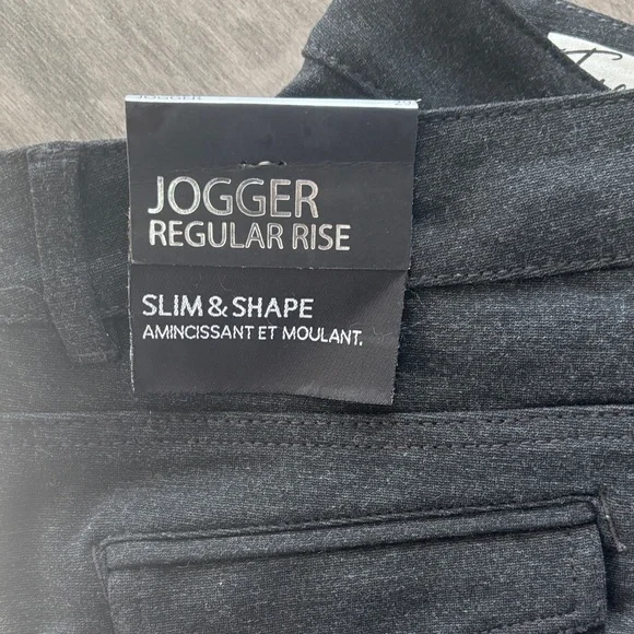 NWT Foxy Jean Women’s stretch Charcoal Joggers - Picture 9 of 15
